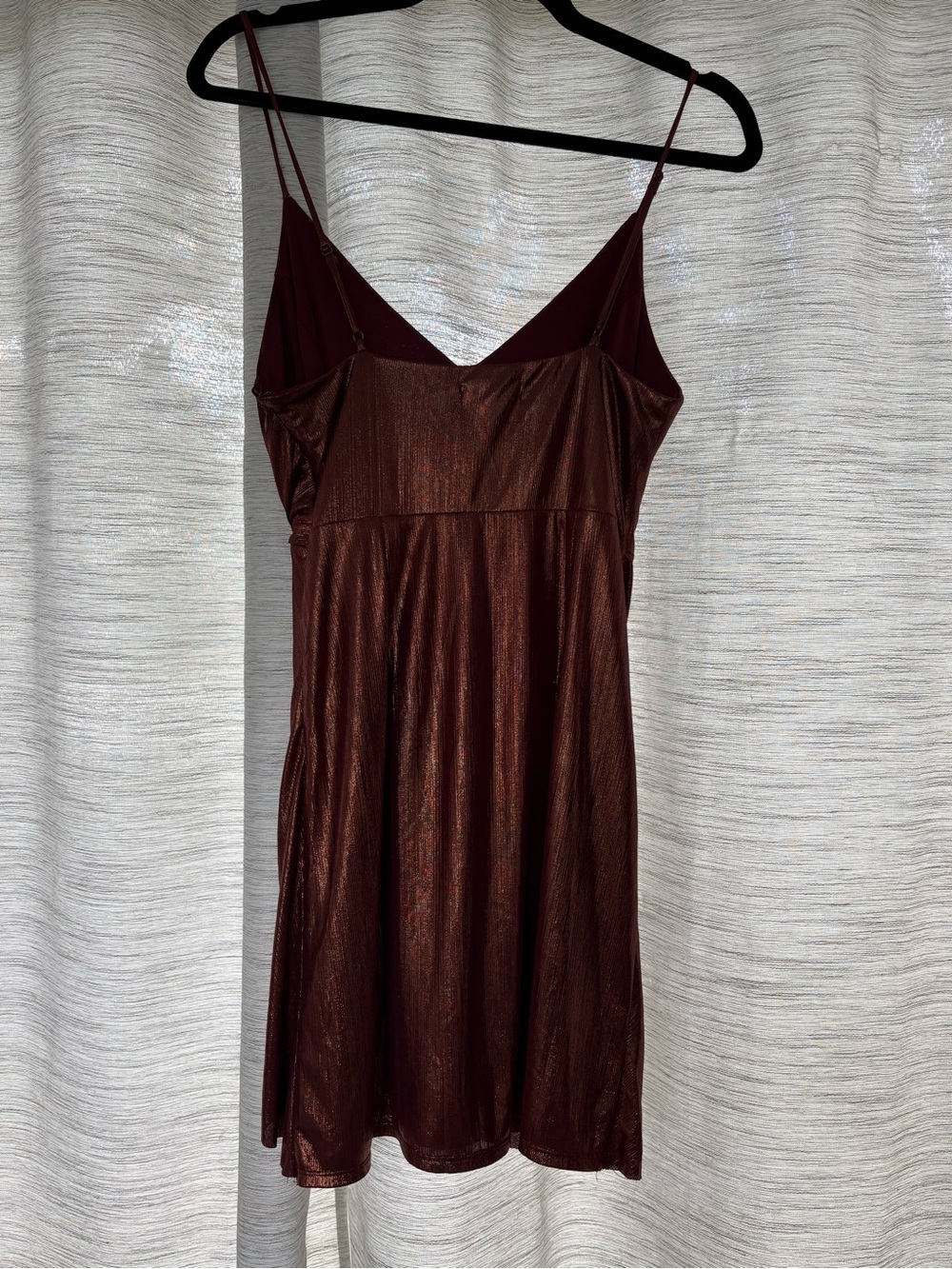Dainty hooligan - nwt- size M - Shimmer Twist-Front Mini Dress in Deep Burgundy - Picture 5 of 5